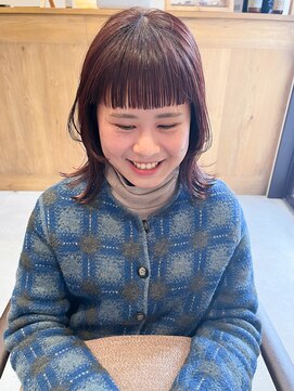 ルスカ(ruska) ウルフ風ミディアムスタイル×ピンクカラー