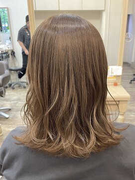 アルターリール(aL ter Rire) ミルクティーベージュ/イルミナカラー/中村郁未