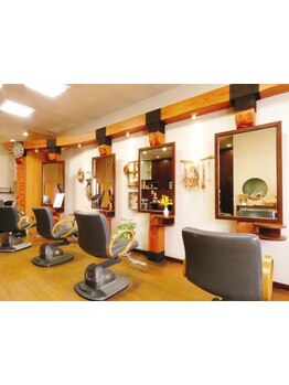 【30代40代50代多数♪】女性stylist/eyelistが毎朝のセット・メイクが楽しくなる髪と目元をプロデュース◎