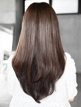 エインアンリー 明治神宮前(AIN.ANLY.) ☆フェミニンロング大人かわいいぱっつん前髪レイヤーカット小顔