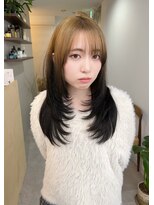 クイ(quii) まわりと差別化できるルーツカラー×誰でも巻けるレイヤーカット