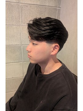ワンワンオー バーバーショップ コンチネンタル(@110 BARBER SHOP continental) フェザーショート