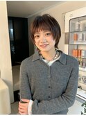 顔周りのデザインで小顔効果ウルフショート