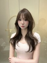 スリー(THREE)&nbsp;色気のある上品さと可愛さをmixした韓国ヘア