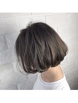 トゥーミー(to mee)&nbsp;シンプルボブ×グレージュ[グレーベージュ/グレージュカラー]