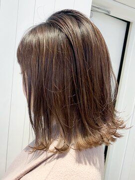 アイティー バイ アルバム 中野店(IT by ALBUM) インカラーベージュ_スリークボブ厚めバングローライト_ba282313