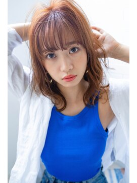 サングース(Sungoose) "sungoose"ミディアムウルフ＃毛先パーマフォギーベージュ耳かけ