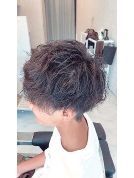 アミーコ(Amico) ツイスパマッシュツイストスパイラルパーマツーブロック刈り上げ