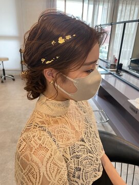 ニィ(2iee.) シニヨンアレンジ