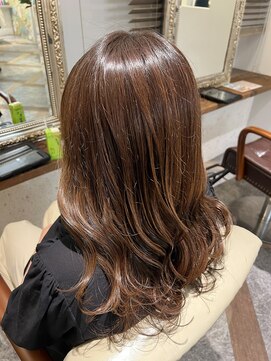 ムーン(moon) #グレージュカラー#シルキーベージュ#斜めバング