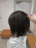 オリーブグレージュ