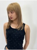 【ミディアムレイヤー/ブロンド/ハイトーン/20代】