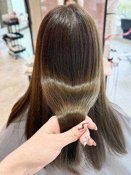 セシル(SECYL) 春一推し》ブリーチ無しダブルカラー・オリーブベージュ