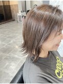 シンプルなのに今っぽい大人の「グレージュ」×「韓国風」