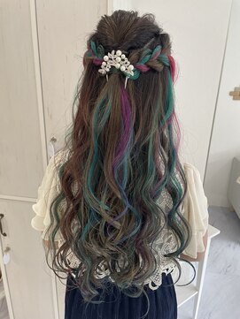 ソルチュナ 衣笠(SOLTUNA) レインボーカラー×ハーフアップ 【ソルチュナ 衣笠】 かせ谷