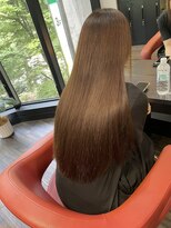 ヨンセンチメートルヒロサカ(4cm HIROSAKA)&nbsp;髪質育成トリートメント