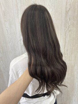 ヌク(Nuku.) グレーベージュハイライト