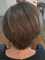 ヘアーブリーズ(hair breeze)&nbsp;20代30代40代前下がりストレート小顔補正立体カット