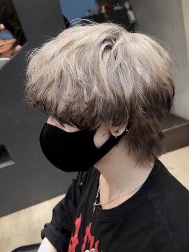 メンズサロン ガウディ 三宮店(men's salon Gaudi) エンドカラー×メンズデザインブリーチハイトーン×ウルフカット