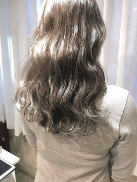 ユニーク(UniQ) 【UniQ・小笹】ブリーチなし+Ｒカラー+イルミナカラー