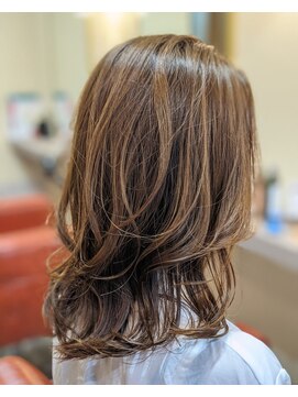 シシヘアー(SISIi HAIR) 大人のリバース巻き