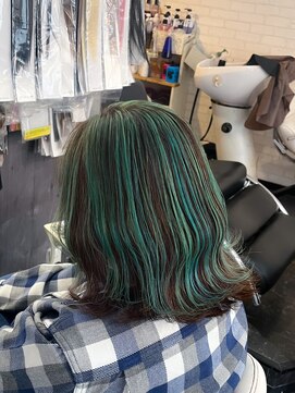 ヘアースタジオ ゴーゴー ヘアー(HAIR STUDIO GOGO HAIR) グリーン×アンブレラカラー