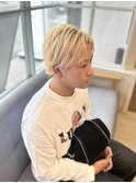 10代、20代に人気のブロンド、抜け感、ニュアンスカット