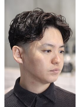 キングスマントーキョー 府中店(KINGSMAN TOKYO) アップバング / ツーブロック / スキンフェード 【立川】