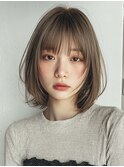 アッシュベージュ/レイヤーボブ/ぱっつん前髪/シースルーバング