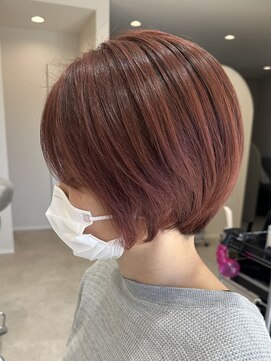 ベル サウス(BHEL south) ミディアムレイヤーボブピンクベージュ顔周りカット