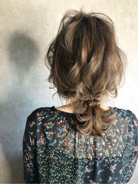 バース プレイス(BIRTH PLACE) ミディアムふわわローポニー