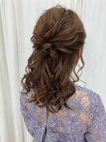 アリー(ALLIE´)&nbsp;〇ナチュラルハーフアップ【BEAUTY SALON ALLIE´】