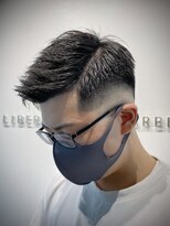 リバティシェアバーバー 銀座(LIBERTY SHARE BARBER) サイドパートフェードカット/BARBER STYLE スキンフェード