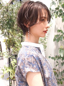 アトリエ フェム(atelier.fem) 柔らかさと丸みのある抜け感ショート