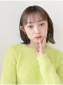 コンパクトなハイトーンぱっつんミニボブ