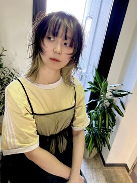 イコ(.ico) ライム×ベージュ インナーカラーウルフカットレイヤーカット