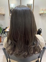 クク(coucou)&nbsp;ゆる巻き髪スタイル×ミディアム