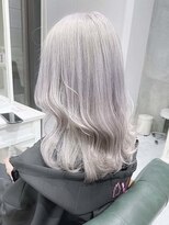 デイズ(days)&nbsp;ホワイトブロンド　グレージュカラーでも美髪　ケアハイブリーチ