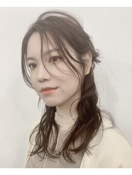 ヴェレタ(veLeta) エアリー ふわふわ ハーフアップ