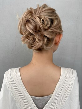 シェリ ヘアデザイン(CHERIE hair design)の写真/他とは一味違う似合わせ×トレンドデザインで可愛いをご提供！特別な日の装いは、ぜひCHERIEにお任せ＊