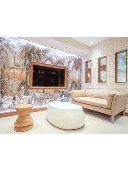 【HPB AWARD 2024 BEST SALON SILVER Prize受賞】[オーガニックハーブカラー+カット\6000]22時迄営業！