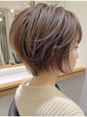 レイヤーショートボブ×ミルクティーベージュ