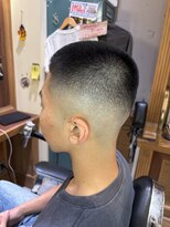 フォーコーナーズ(Four Corners)&nbsp;バズカット/スキンフェード/バーバー/刈り上げ