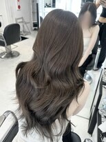 ココ 本八幡(KOKO)&nbsp;M黒髪小顔ヘアオリーブグレー艶髪クラゲヘアーココアベージュ