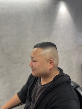 ストローヘアー(STRAW hair) メンズカット/スキンフェード/シルバーメッシュ/極道パーマ