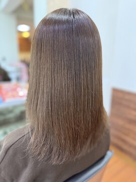 アークスヘアー 大人可愛いレイヤーカットピンクアッシュブリーチなし伸ばしかけ