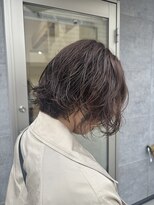 エン(en,)&nbsp;切りっぱなしボブニュアンスボブパーマグレージュカラー