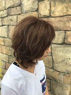 ヘアーリゾート トリップ(Hair Resort Trip) ふんわりカール＋オリーブベージュ