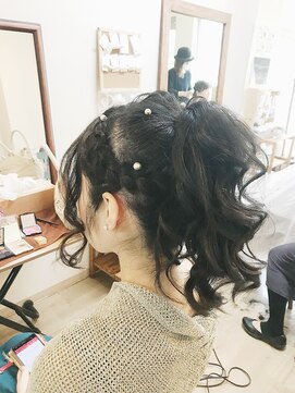 ロカット サロン(Roquat Salon) ふんわりポニーアレンジ【ヘアアレンジ　立川/立川南/八王子】