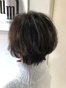 イズミ(izumi) ショートボブ